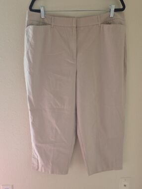 Talbots Women's Khaki Stretch Capri Pants Size 18